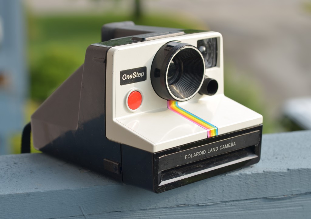 Looking for the Best Vintage Polaroid Instant Camera? Read This!